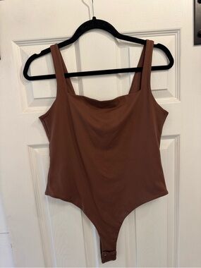 Rioria Brown Square Nexk Tank Bodysuit